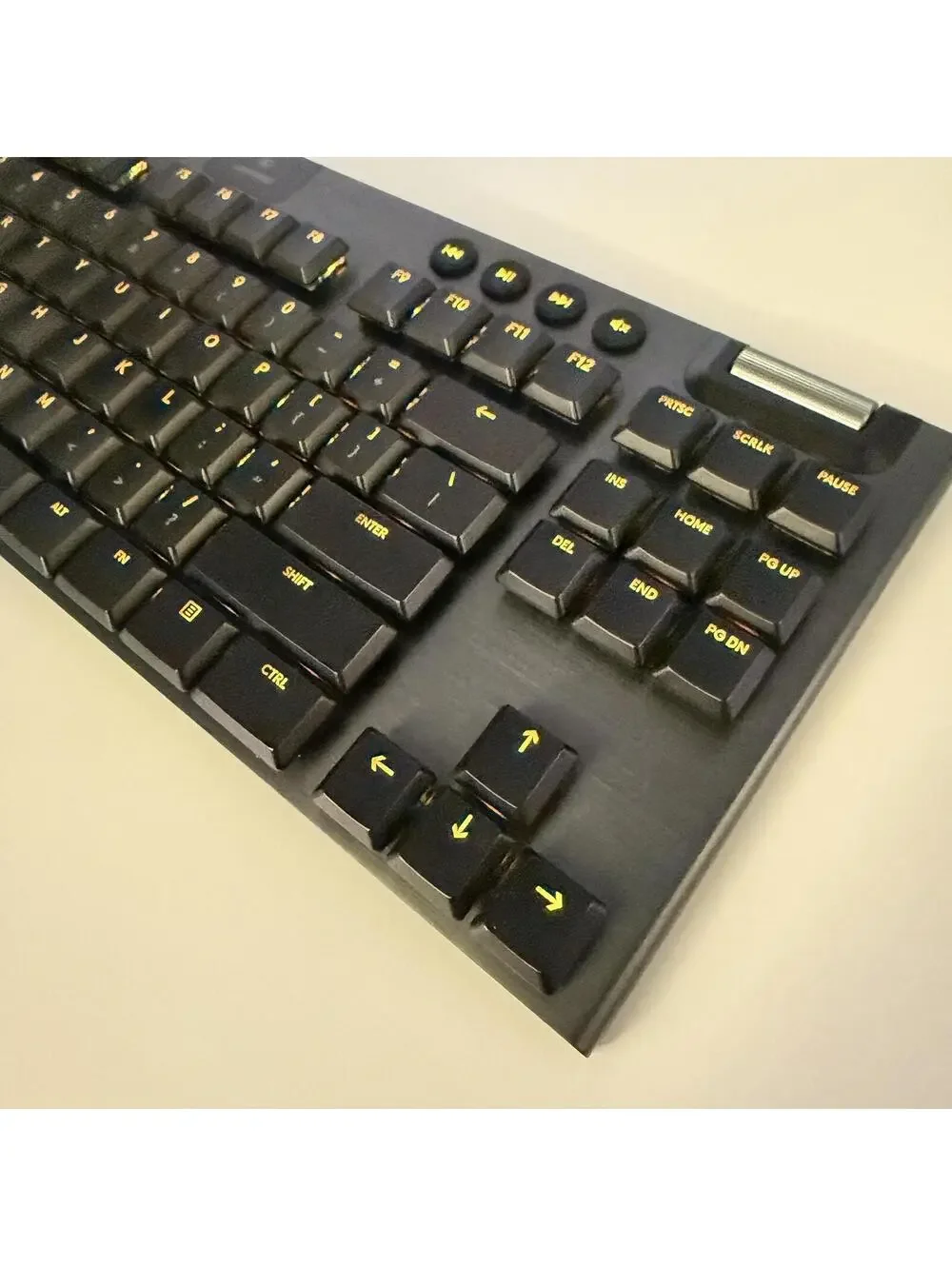 Logitech G915 TKL Tenkeyless Lightspeed Wireless Mechanical Gaming Keyboard RGB